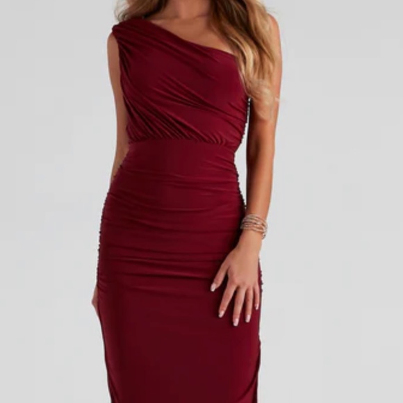 Windsor Dresses & Skirts - Adora Formal One-Shoulder Ruched Dress